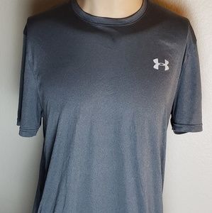 Under armour loose fit xl t shirt